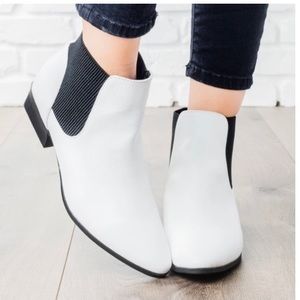 Qupid White Ankle Booties